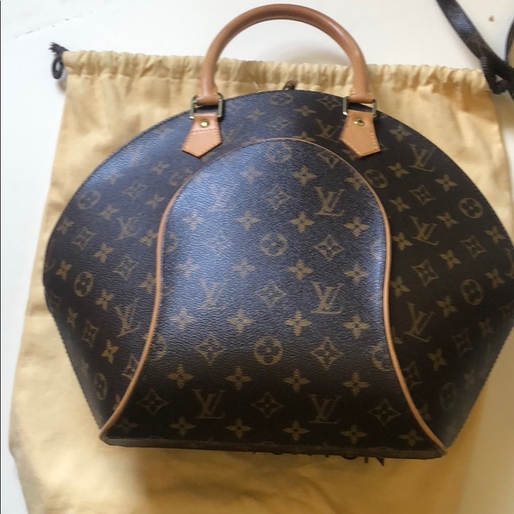 Louis Vuitton bowling style bag. - Picture 3 of 10
